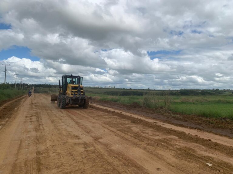 Prefeitura de Lagarto revitaliza estrada na Colônia Treze
