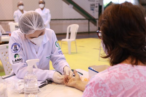 Prefeitura-de-Lagarto-em-parceria-com-a-Universidade-Federal-de-Sergipe-realiza-testagem-para-Coronavirus_4-600x400