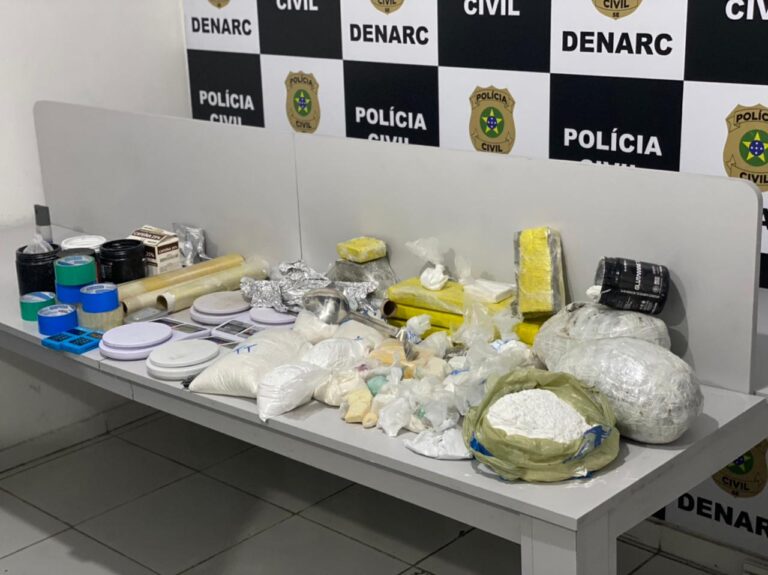 Cocaína, crack e maconha são apreendidos e traficante é preso