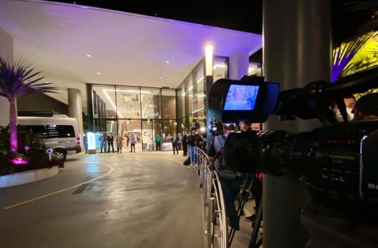 Boletim médico indica que, por ora, tratamento será conservador