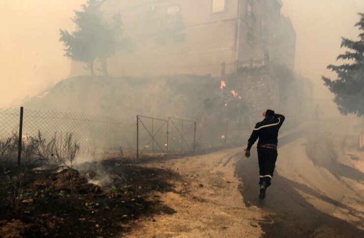 2021-08-10t124505z-1618282146-rc2b2p90iyhp-rtrmadp-3-algeria-fire