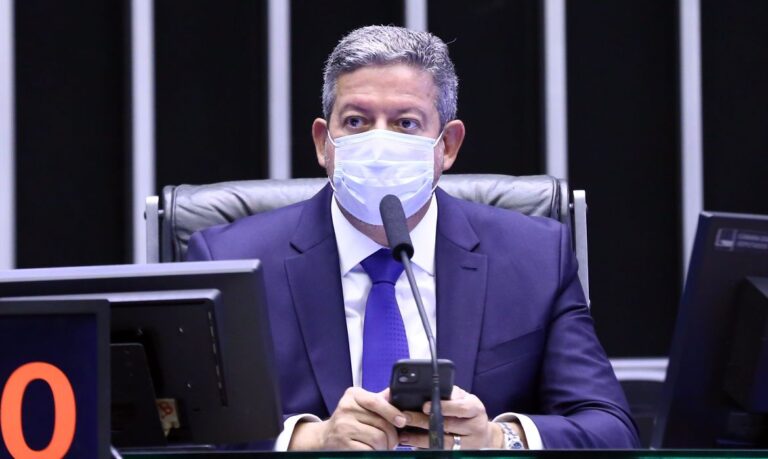 STF decidirá presencialmente prazo para Lira analisar impeachment de Bolsonaro