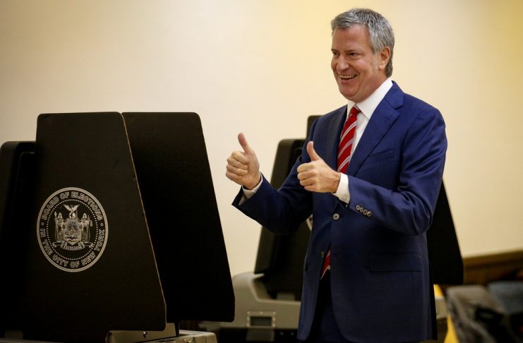 2017-11-07t131930z-1069015577-rc1cf2e5a310-rtrmadp-3-usa-election-new-york-mayor