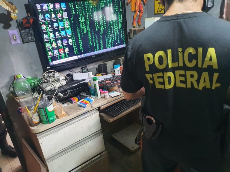 PF prende suspeito de divulgar pornografia infantil em Aracaju