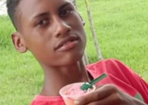 Jovem de 15 anos morre após cavalo colidir com ônibus em Indiaroba