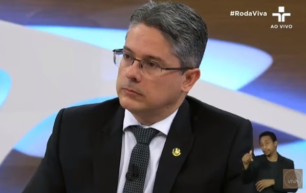 2° turno: Alessandro admite voto em Lula para evitar um mal maior