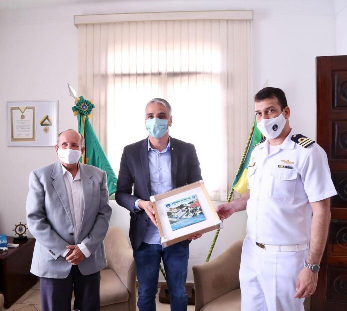 Marinha do Brasil em Sergipe concede honraria ao deputado federal Fábio Reis