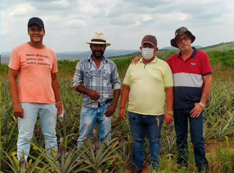 Engenheiro troca experiências com produtores de Riachão do Dantas