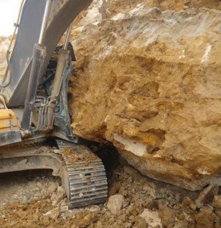Homem morre soterrado enquanto operava máquina em Socorro