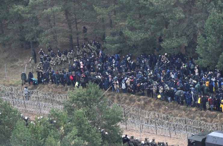 2021-11-09t161325z_767682341_rc2cqq9lym2i_rtrmadp_3_europe-migrants-belarus-poland