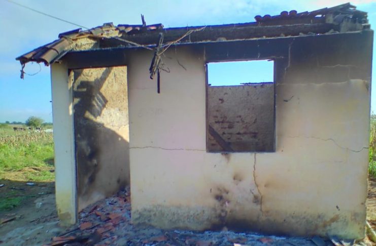 A residência ficou completamente destruída. (Foto:Fan F1)