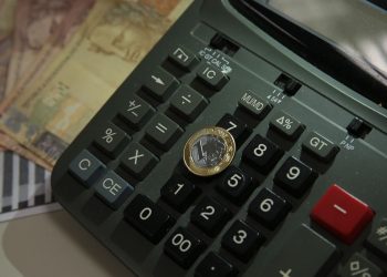 Inadimplentes podem negociar dívidas no Feirão Serasa Limpa Nome