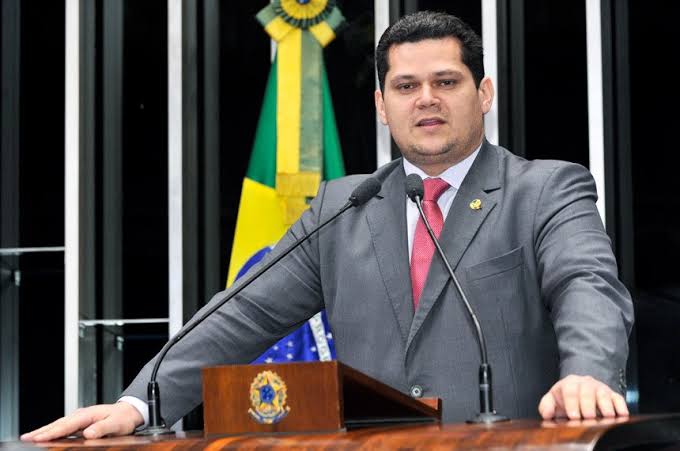 Após feriado, STF e PGR decidem se investigam Davi Alcolumbre por suposto caso de rachadinha