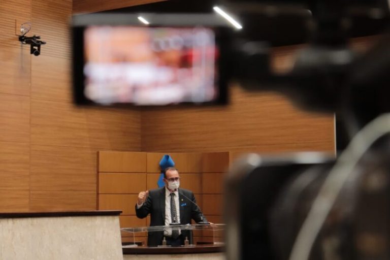 Suposto reajuste de 25% do IPVA é debatido na Alese
