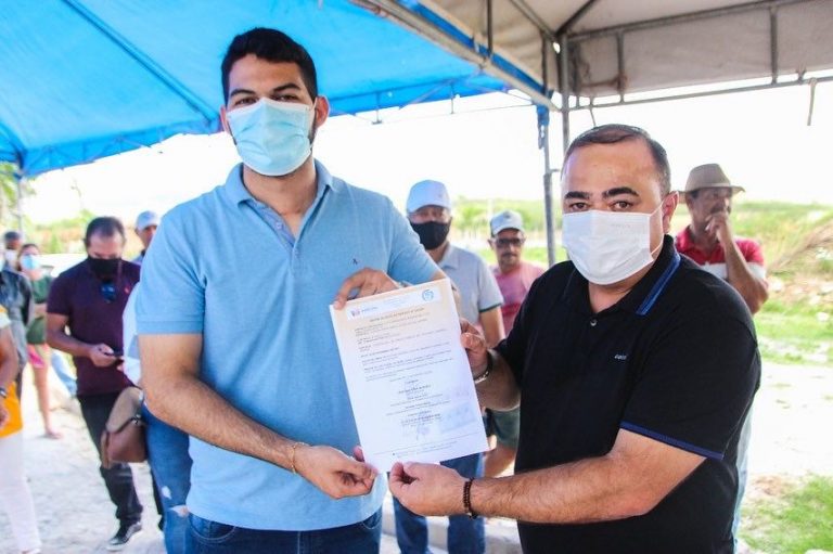 Cristiano Viana autoriza construção de praça no Candeal Grande