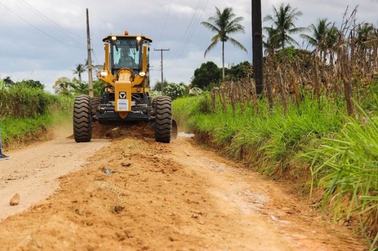 Prefeitura de Simão Dias promove melhoras nas estradas do Cumbe II