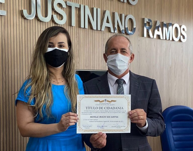 Delegada Michele Araújo recebe título de Cidadã Lagartense