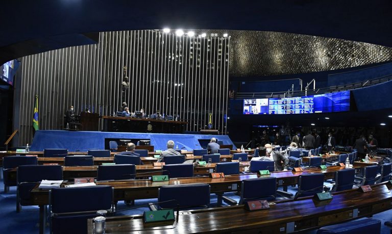 Entenda em sete pontos a PEC do Estouro, que foi aprovada na CCJ do Senado