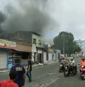 Incêndio é registrado no centro da cidade de Lagarto