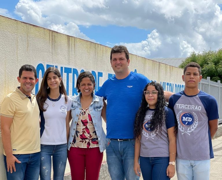 Alunos e professores do Milton Dortas são premiados em torneio nacional