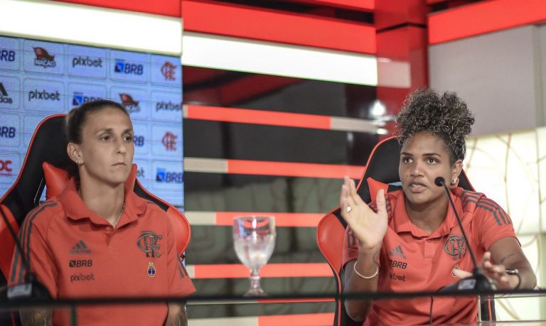 Flamengo apresenta equipe feminina para 2022