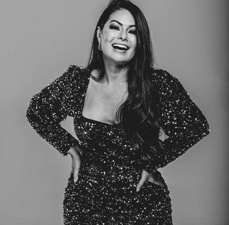Cantora simãodiense Paulinha Abelha morre aos 43 anos