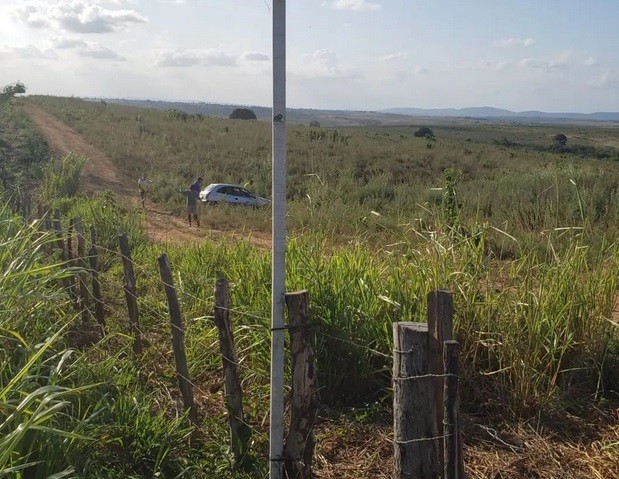 Veículo tomba e cai na ribanceira em rodovia na zona rural de Lagarto
