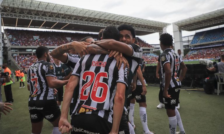 Atlético-MG supera Flamengo nos pênaltis e fatura Supercopa do Brasil