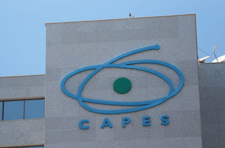 Fachada do edifício-sede da Coordenação de Aperfeiçoamento de Pessoal de Nível Superior (Capes)
