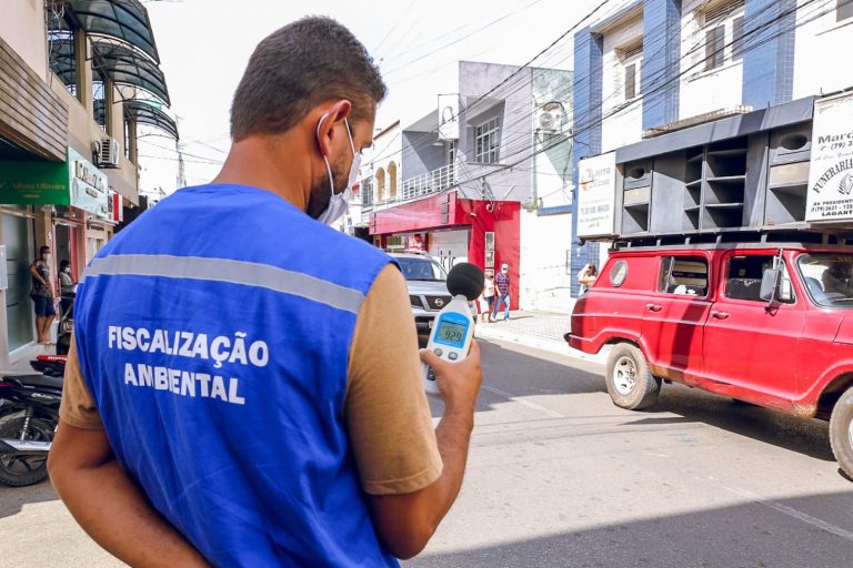 Prefeitura realiza blitz para fiscalizar nível de poluição sonora no Centro