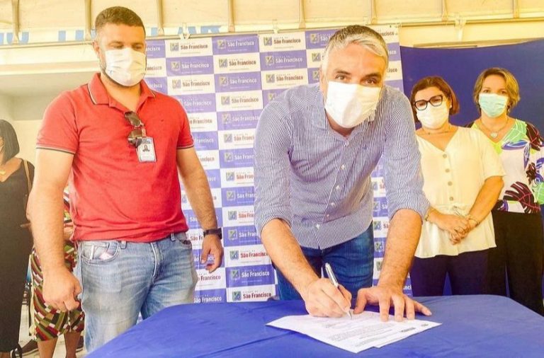 Fábio Reis assina ordem de serviço em São Francisco