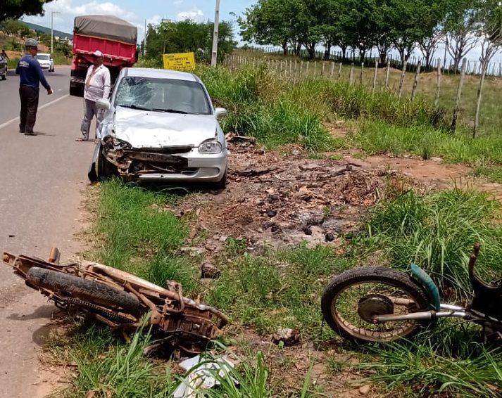 Colisão entre carro e moto deixa uma vítima fatal em Lagarto