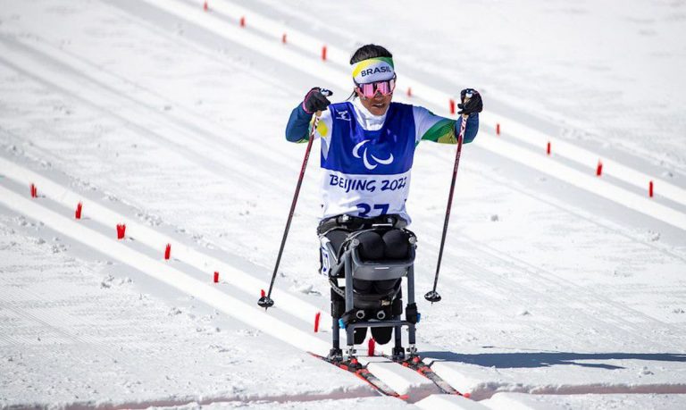 Brasileiros estreiam nos Jogos Paralímpicos de Inverno