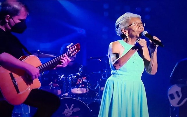Simãodiense de 86 anos avança para a semifinal do The Voice +