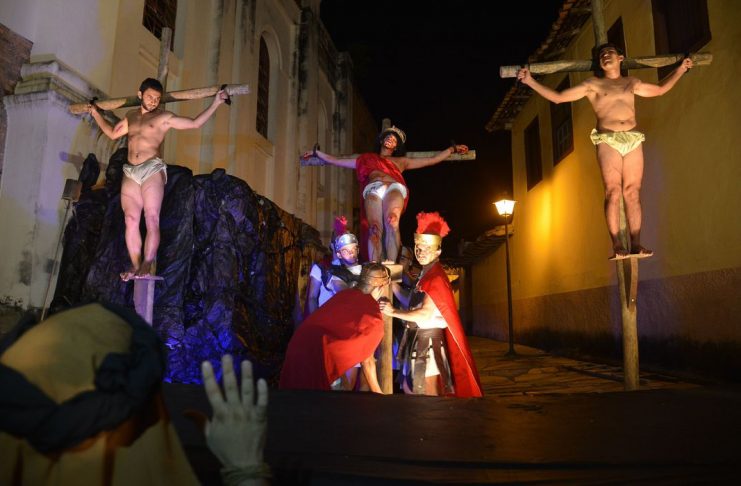 Cidade de Goiás (GO) - Encenação da via sacra de Jesus Cristo, durante a procissão do fogaréu na cidade de Goiás (Marcello Casal Jr/Agência Brasil)