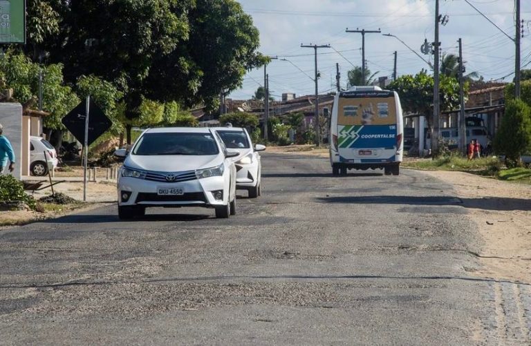 Governador assina ordem de serviço para reformar a rodovia Boquim / Lagarto