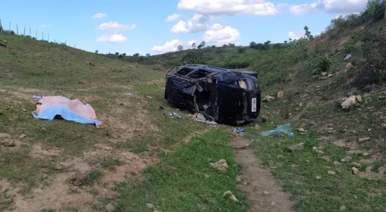 Idoso morre e outras quatro pessoas ficam feridas em acidente na SE-160