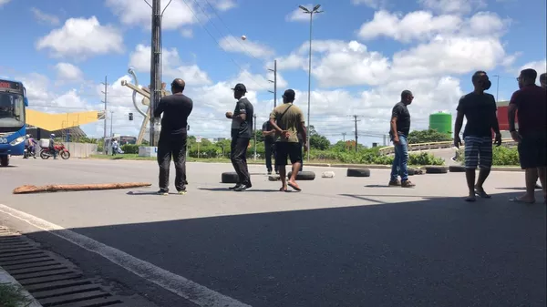 Motoristas de aplicativo fazem ato em Aracaju após desaparecimento e morte de colega — Foto: Anna Fontes/TV Sergipe