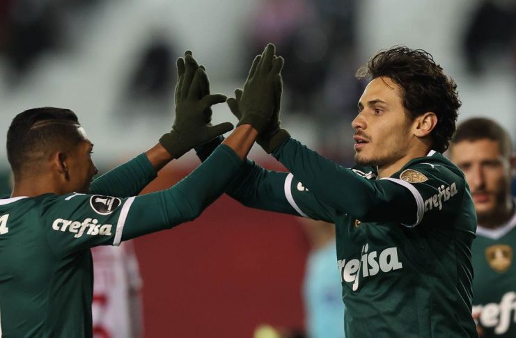 O jogador Raphael Veiga, da SE Palmeiras, comemora seu gol contra a equipe do C Independiente Petrolero, durante partida válida pela fase de grupos, da Copa Libertadores, no Estádio Olímpico Pátria. (Foto: Cesar Greco)