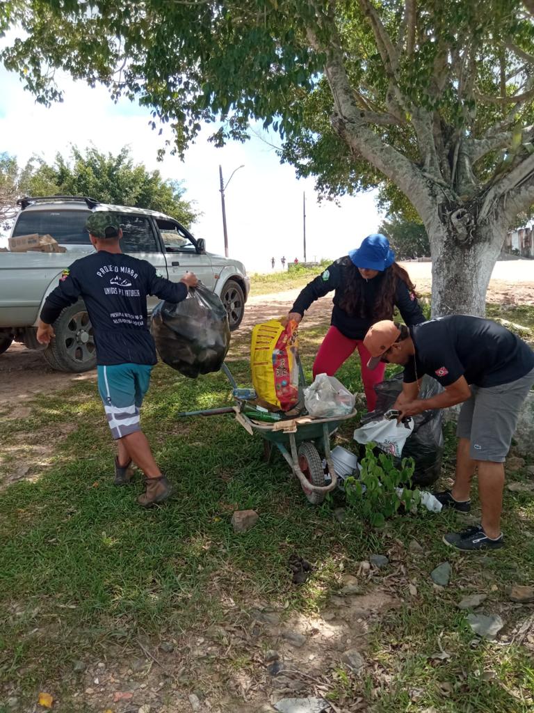 Coletivo Lixo Zero Lagarto realiza ação em homenagem ao Dia do Gari
