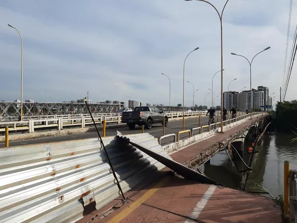 Ciclovia interditada desaba em Aracaju