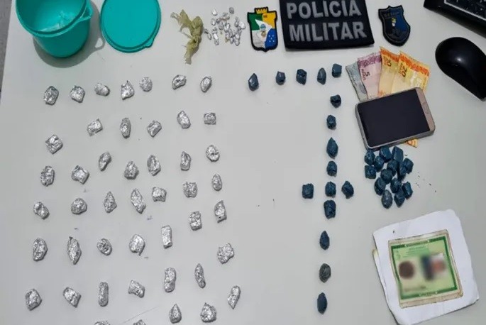 PM prende suspeito de tráfico de drogas no povoado Colônia Treze