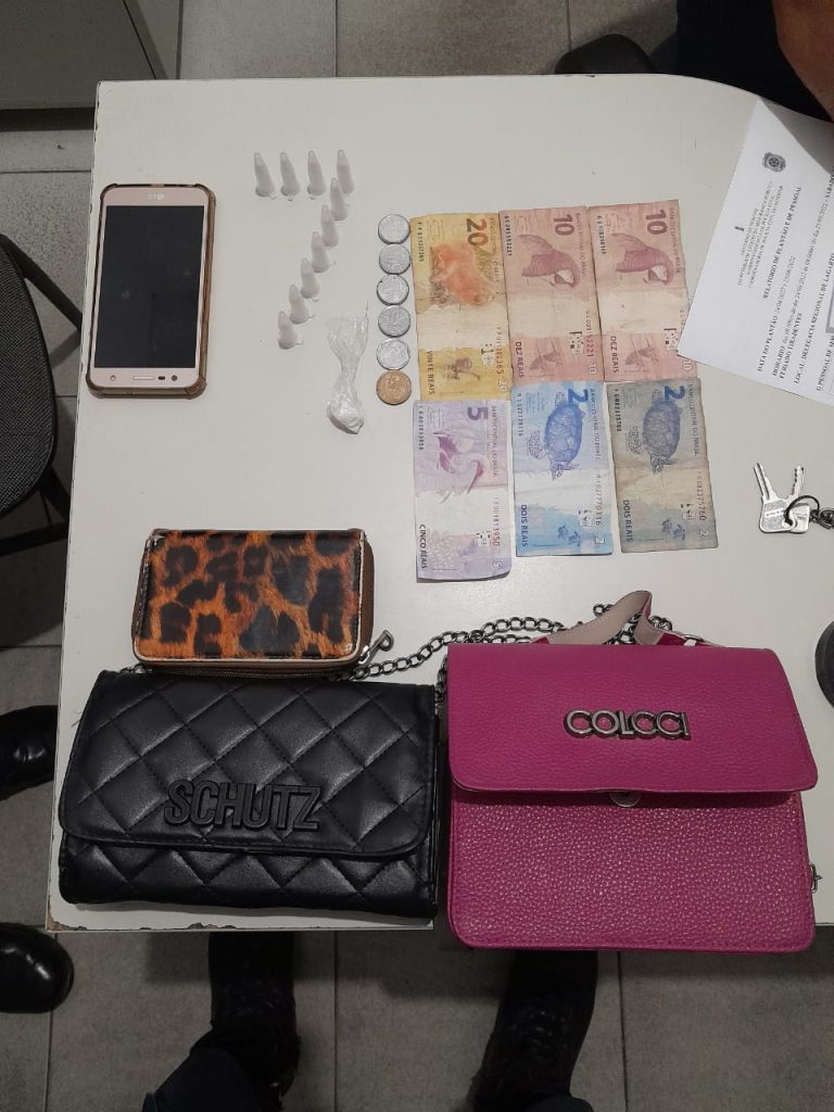 Polícia Militar prende mulher por tráfico de drogas em Lagarto