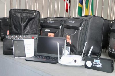 Escolas da Rede Municipal são contempladas com maletas digitais