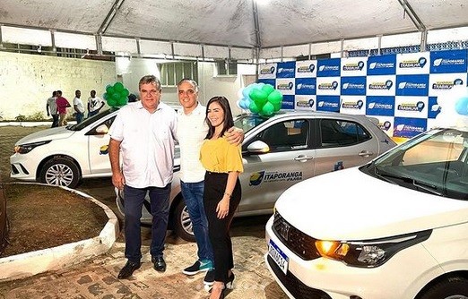 Fábio Reis entrega três veículos à Saúde de Itaporanga D’Ajuda