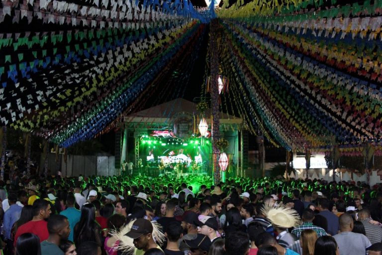 Alavantú Riachão reúne a população em festa tipicamente nordestina