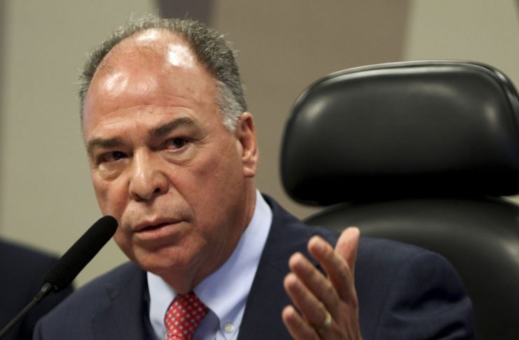 O senador Fernando Bezerra Coelho, concede entrevista à imprensa, sobre o projeto que prevê teto de 17% para o ICMS dos combustíveis e da energia elétrica, alíquota inferior à praticada atualmente por parte dos estados.