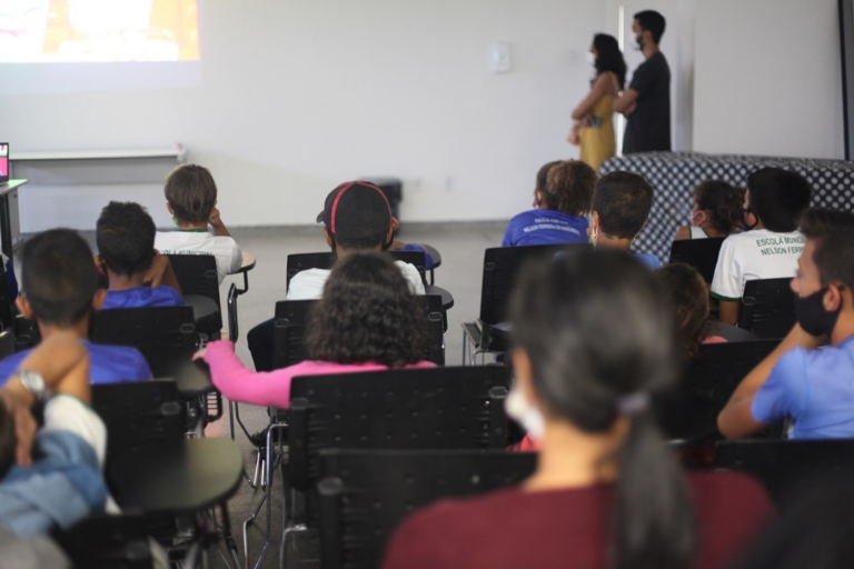 Alunos da UFS Lagarto conscientizam crianças sobre alimentação saudável