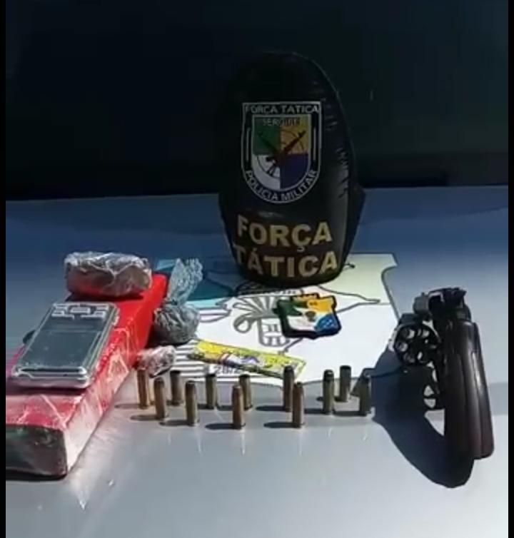 Suspeito de cometer homicídios é baleado em tiroteio