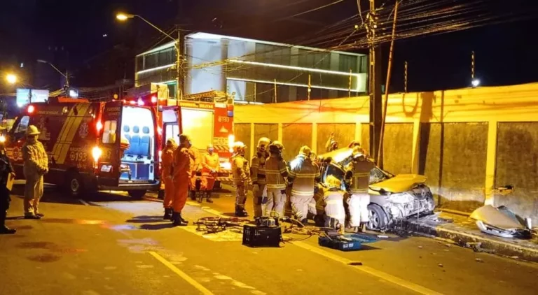 Homem morre após colidir veículo contra poste em Aracaju